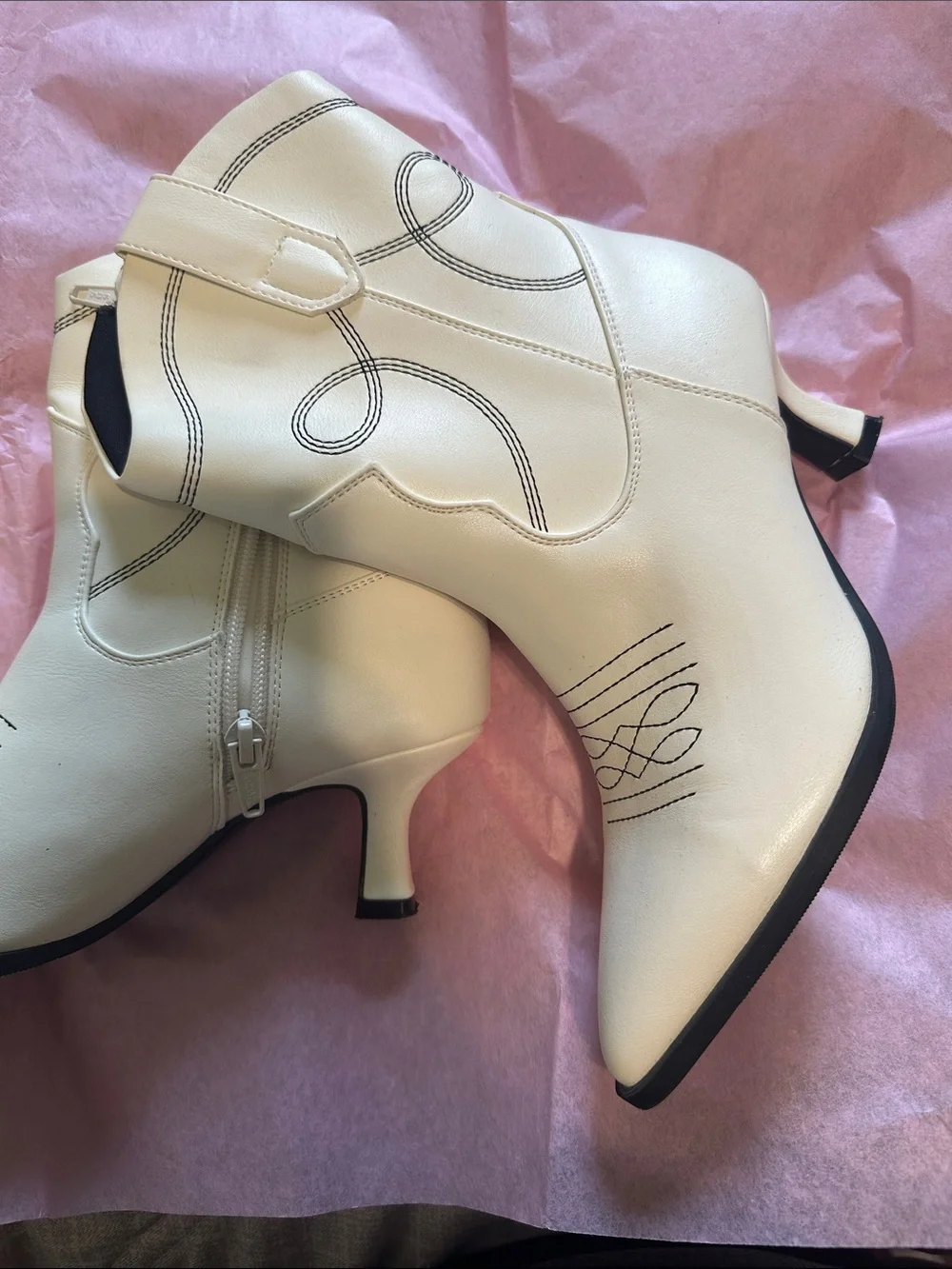 Women's Cream Pointed-Toe Western Ankle Boots